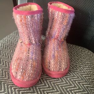 Size 12 Toddler BearPaw boots. (Ugh sister). No box